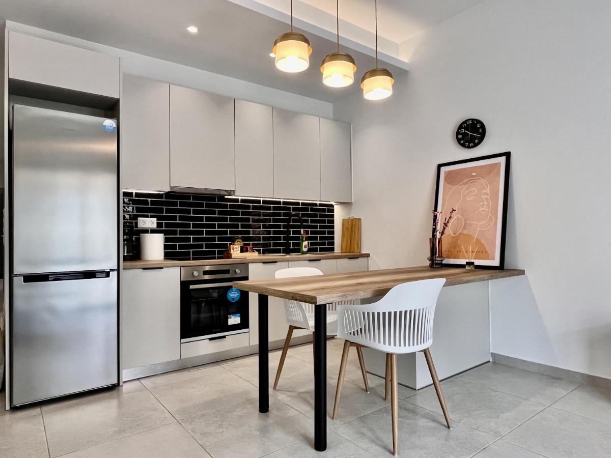 Chic Getaway Near Stavros Niarchos Apartman Athén Kültér fotó